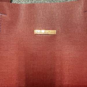 Oscar de la Renta Burgundy Wine Textured Vegan Leather Tote Bag with Blue Interi